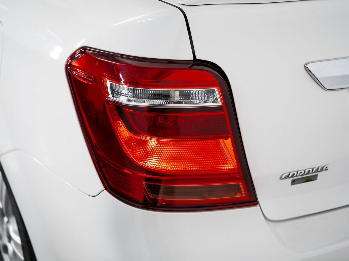 Toyota Corolla 2015 - фото автомобиля