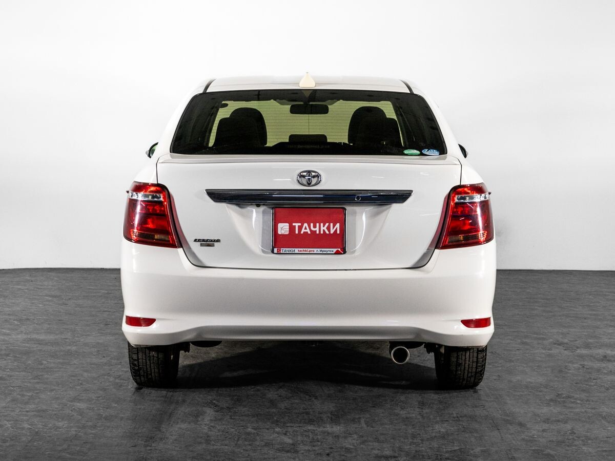 Toyota Corolla 2015 - фото автомобиля