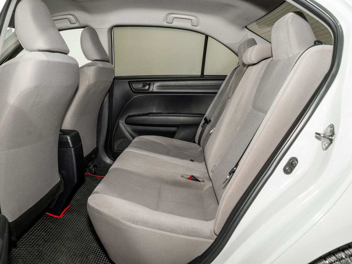 Toyota Corolla 2015 - фото автомобиля