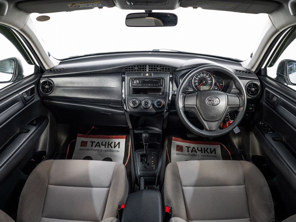 Toyota Corolla 2015 - фото автомобиля