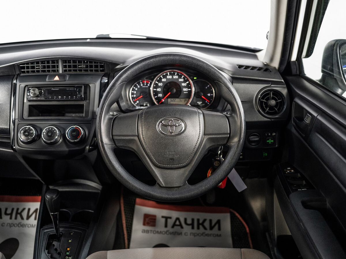 Toyota Corolla 2015 - фото автомобиля