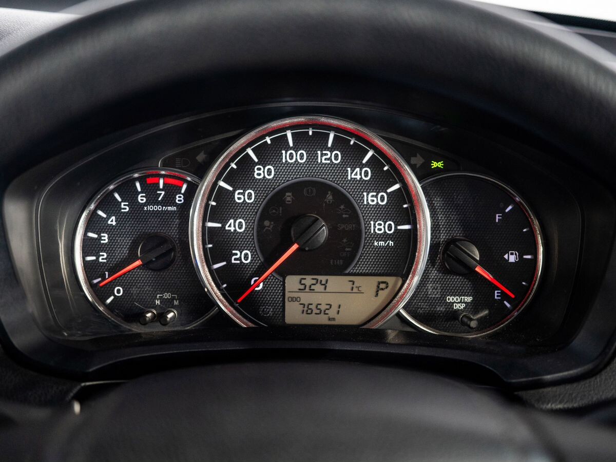 Toyota Corolla 2015 - фото автомобиля