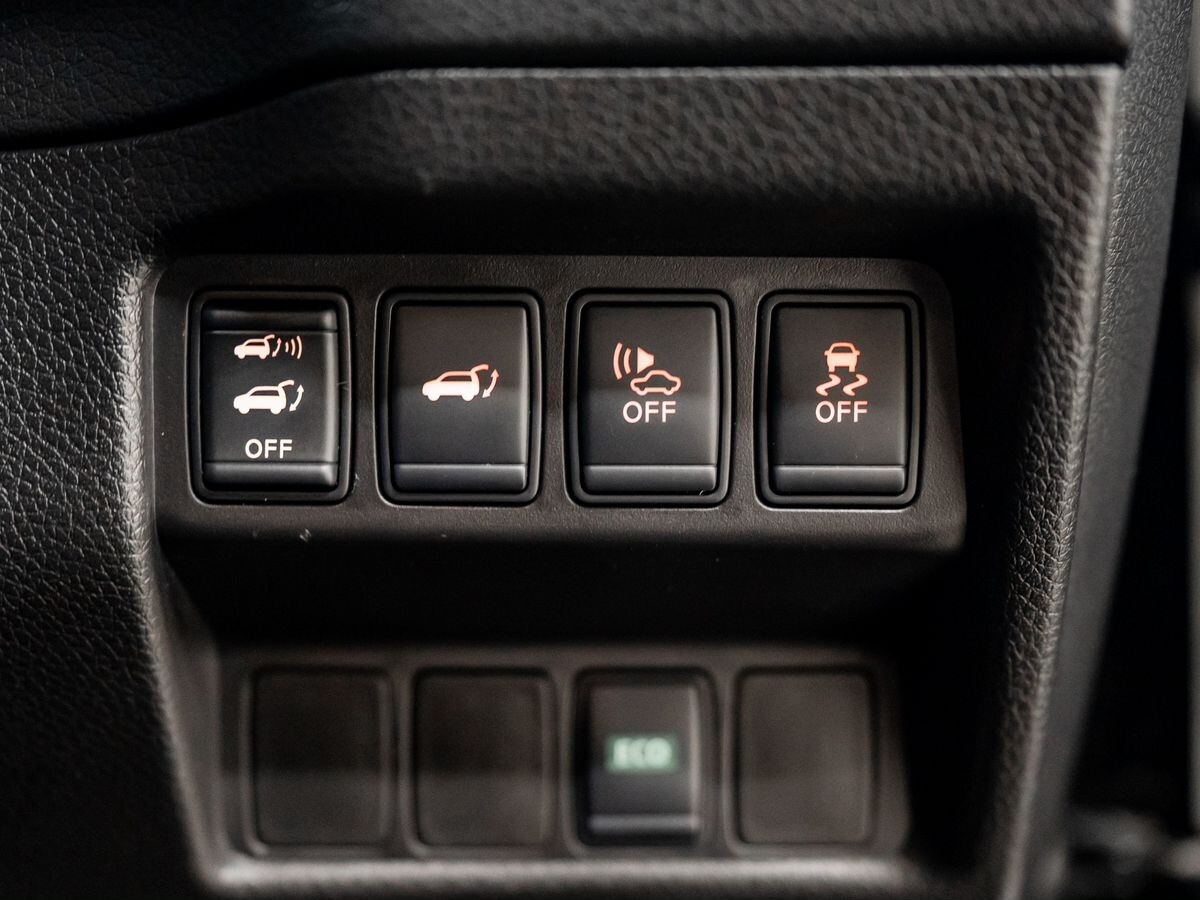 Nissan X-Trail 2017 - фото автомобиля