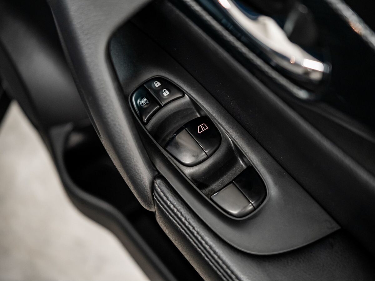 Nissan X-Trail 2017 - фото автомобиля