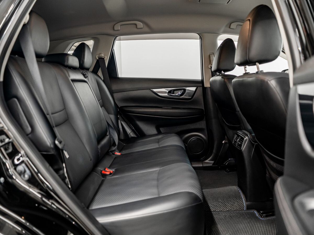 Nissan X-Trail 2017 - фото автомобиля