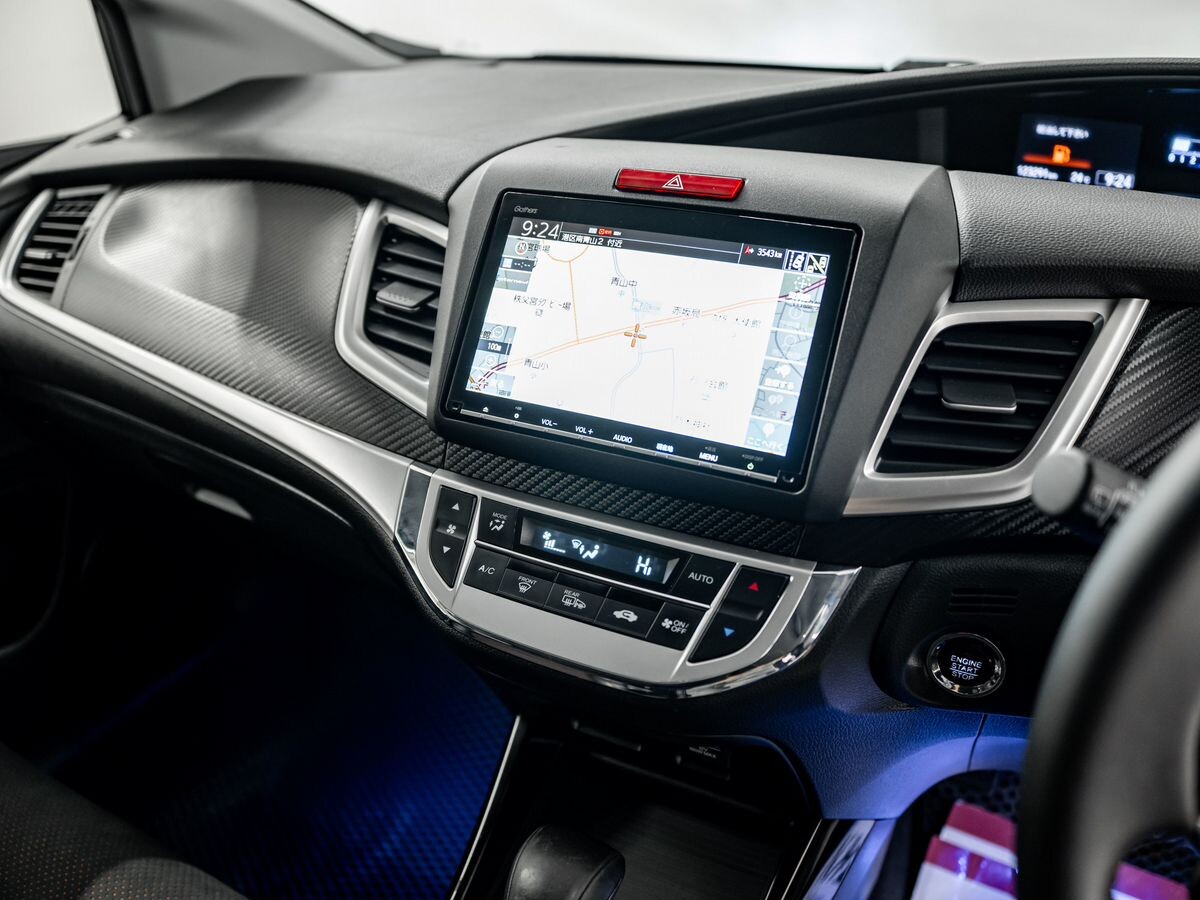 Honda Jade 2018 - фото автомобиля