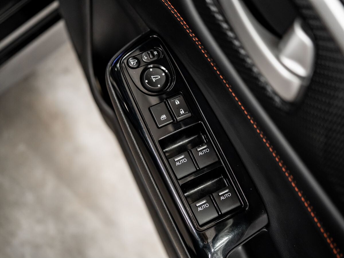 Honda Jade 2018 - фото автомобиля