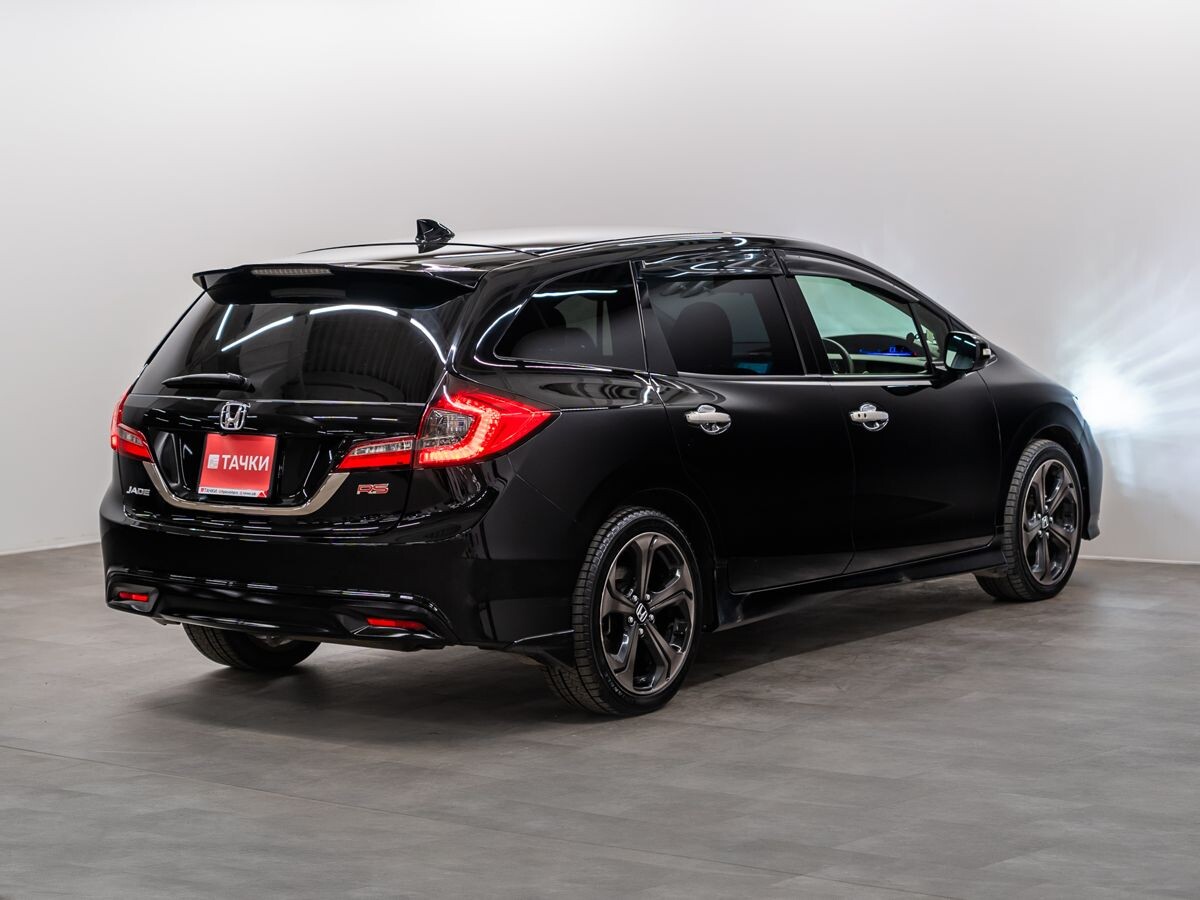 Honda Jade 2018 - фото автомобиля