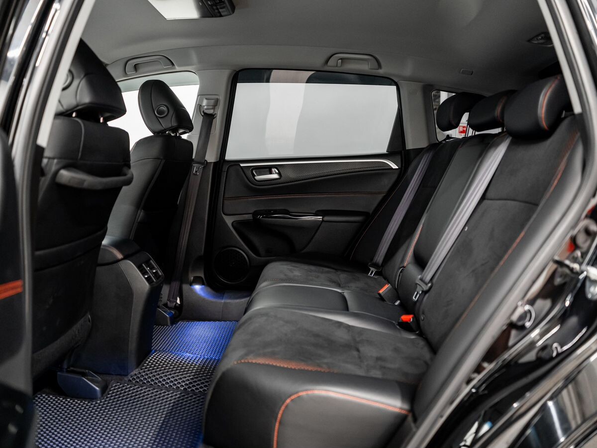 Honda Jade 2018 - фото автомобиля