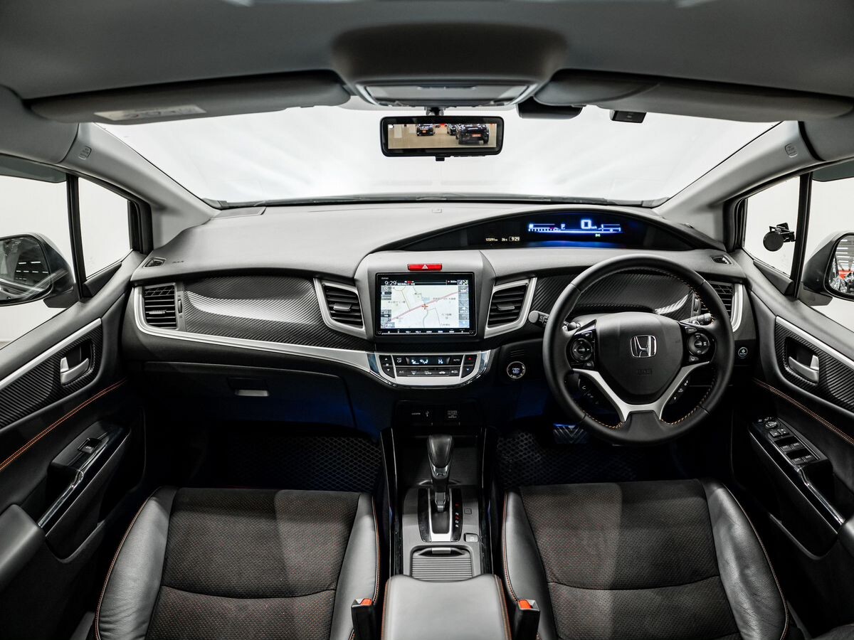 Honda Jade 2018 - фото автомобиля