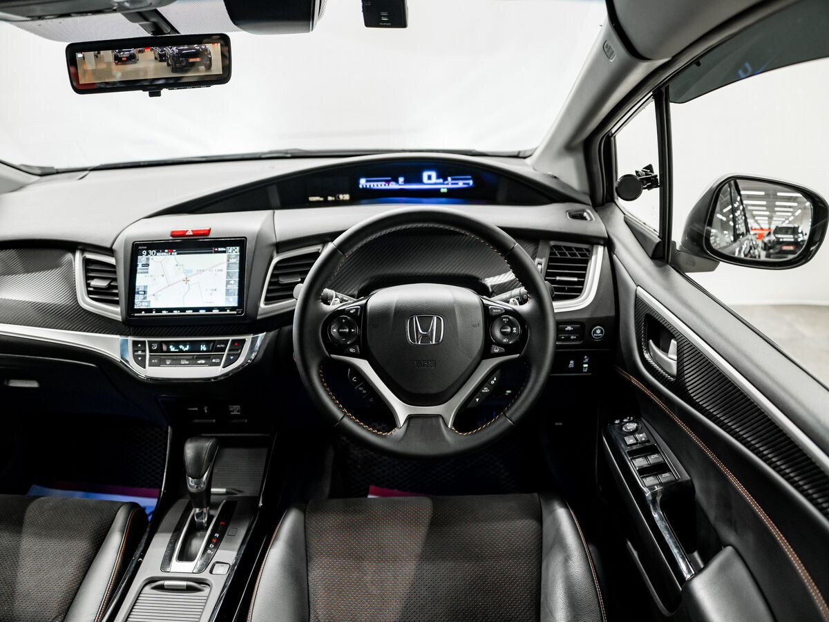 Honda Jade 2018 - фото автомобиля