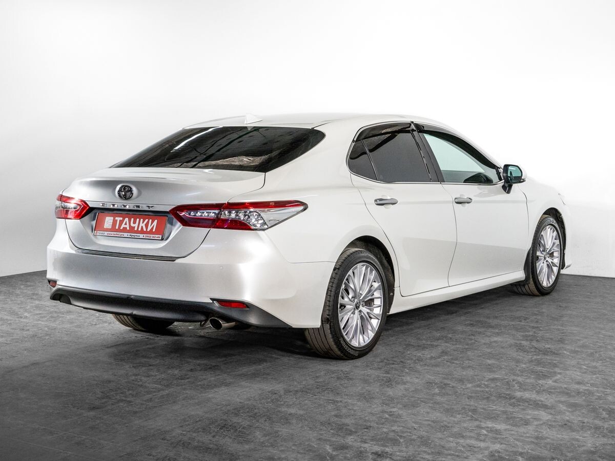 Toyota Camry 2020 - фото автомобиля