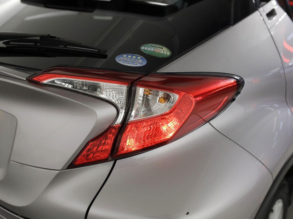 Toyota C-HR 2017 - фото автомобиля