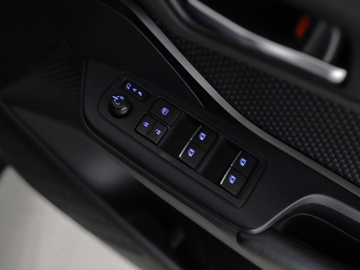 Toyota C-HR 2017 - фото автомобиля