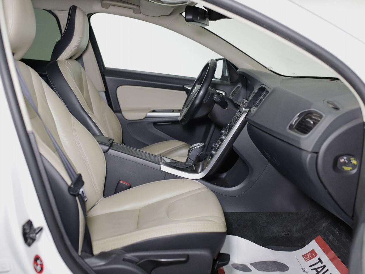 Volvo S60 2012 - фото автомобиля