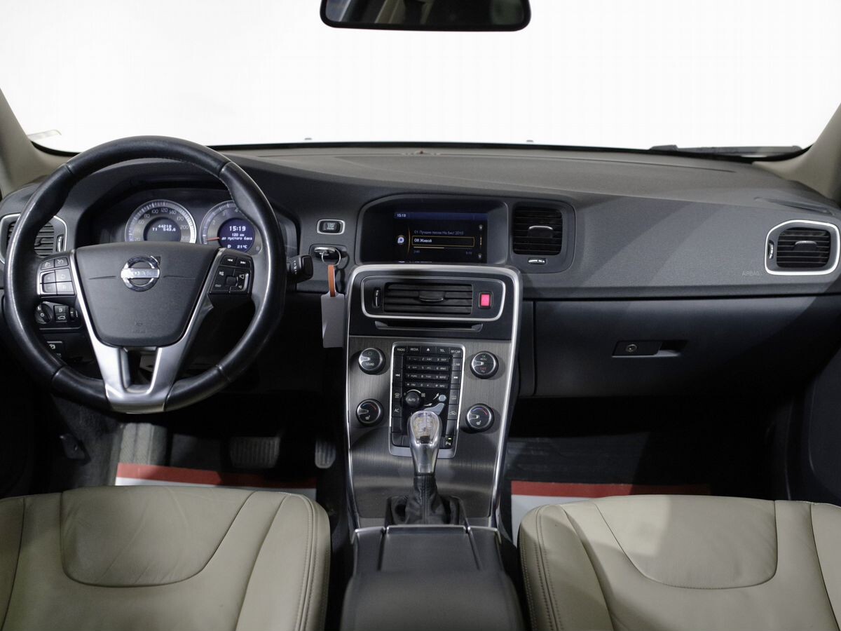 Volvo S60 2012 - фото автомобиля