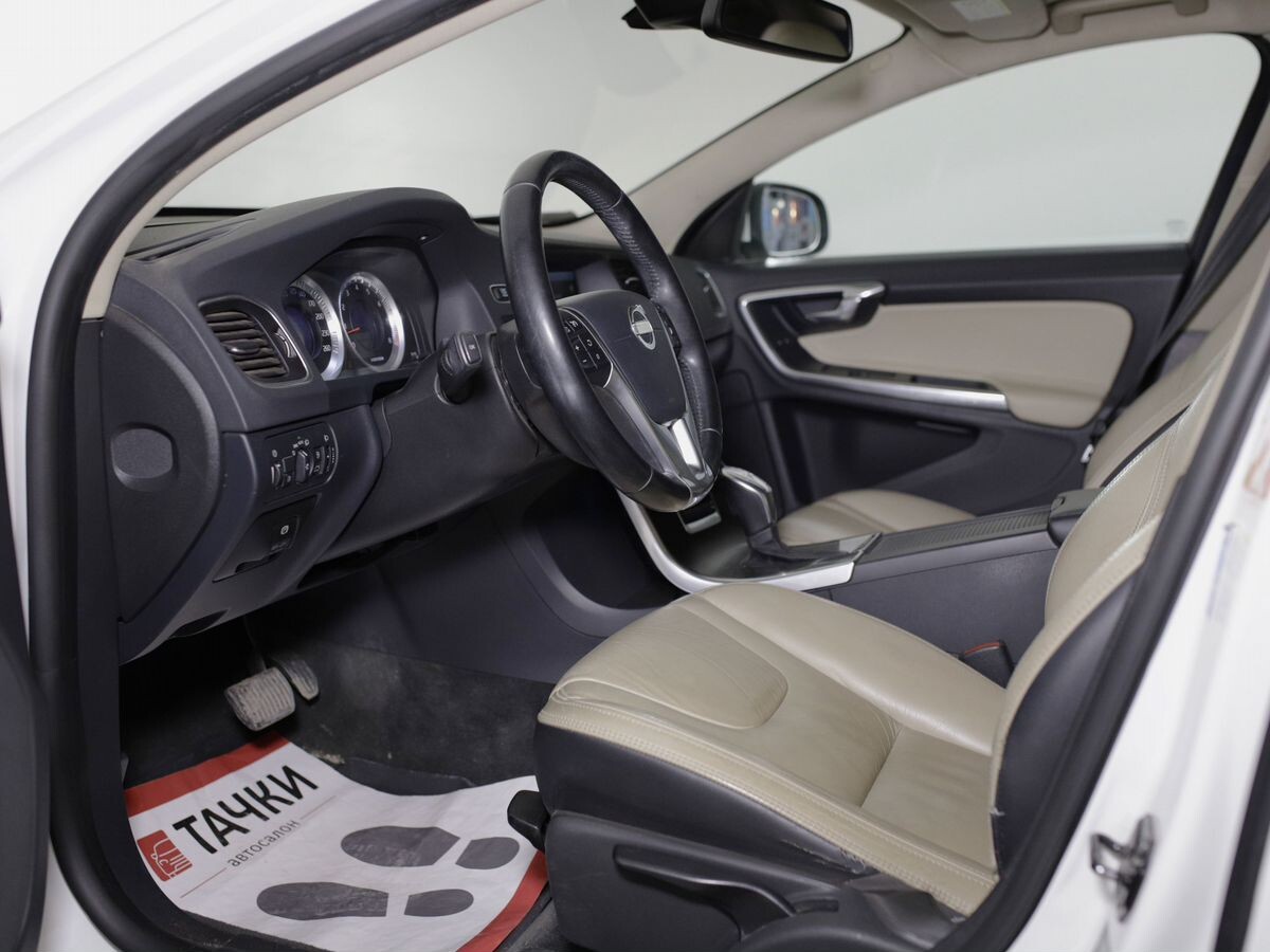 Volvo S60 2012 - фото автомобиля