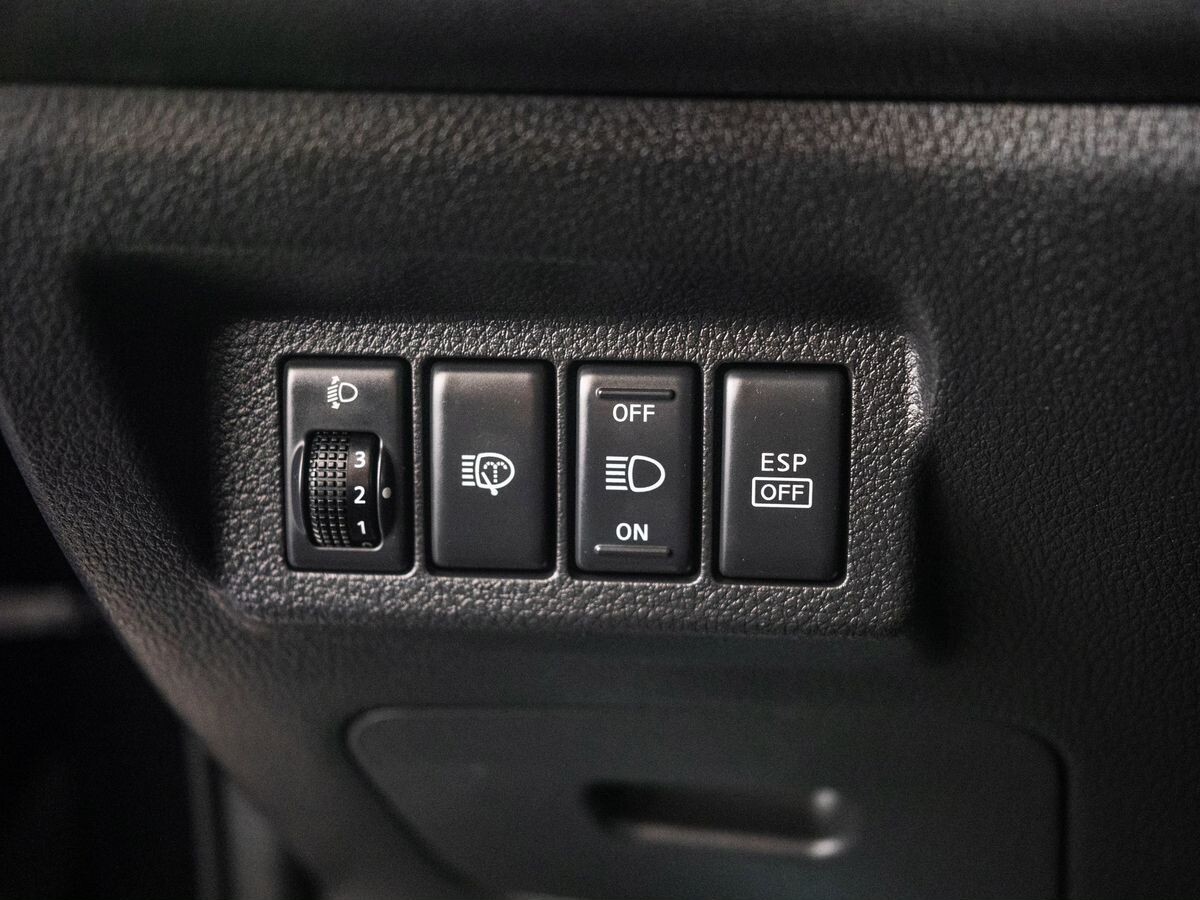 Nissan X-Trail 2010 - фото автомобиля