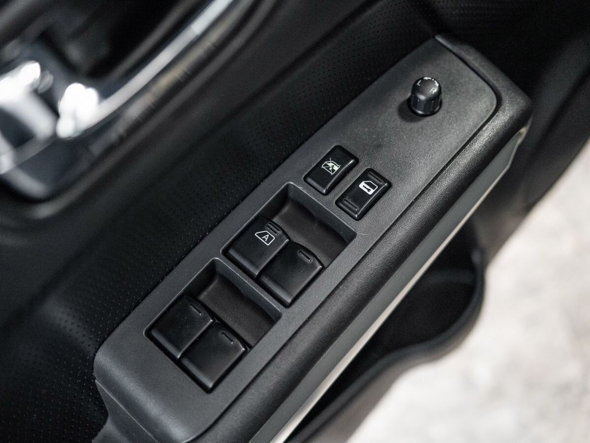 Nissan X-Trail 2010 - фото автомобиля