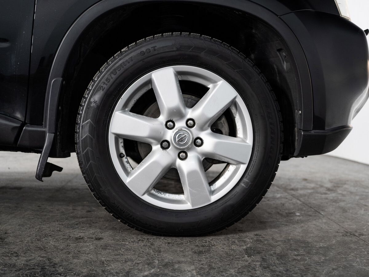 Nissan X-Trail 2010 - фото автомобиля
