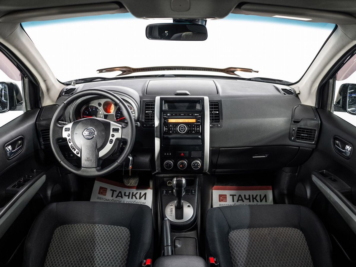 Nissan X-Trail 2010 - фото автомобиля