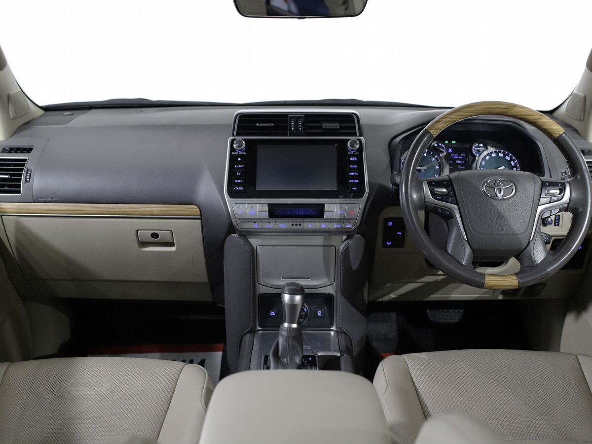 Toyota Land Cruiser Prado 2018 - фото автомобиля