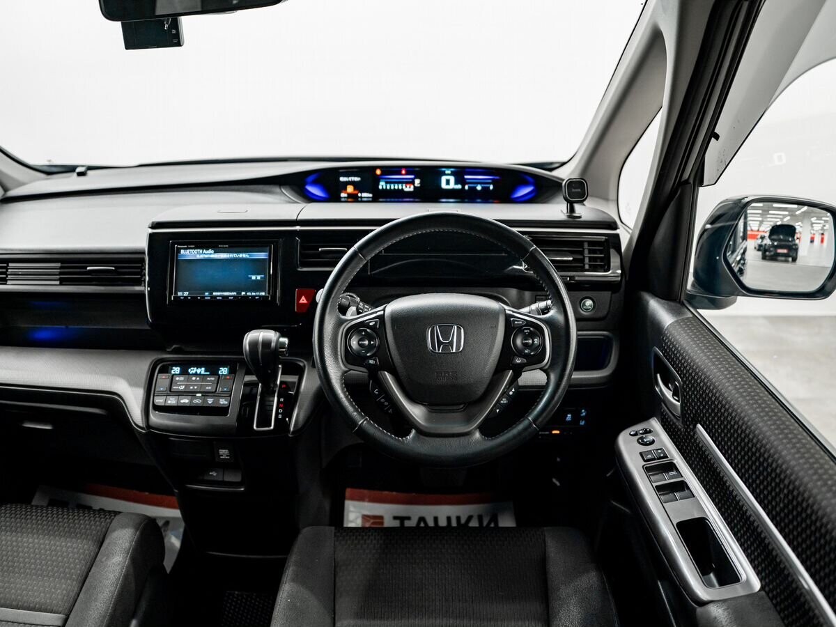 Honda Stepwgn 2020 - фото автомобиля