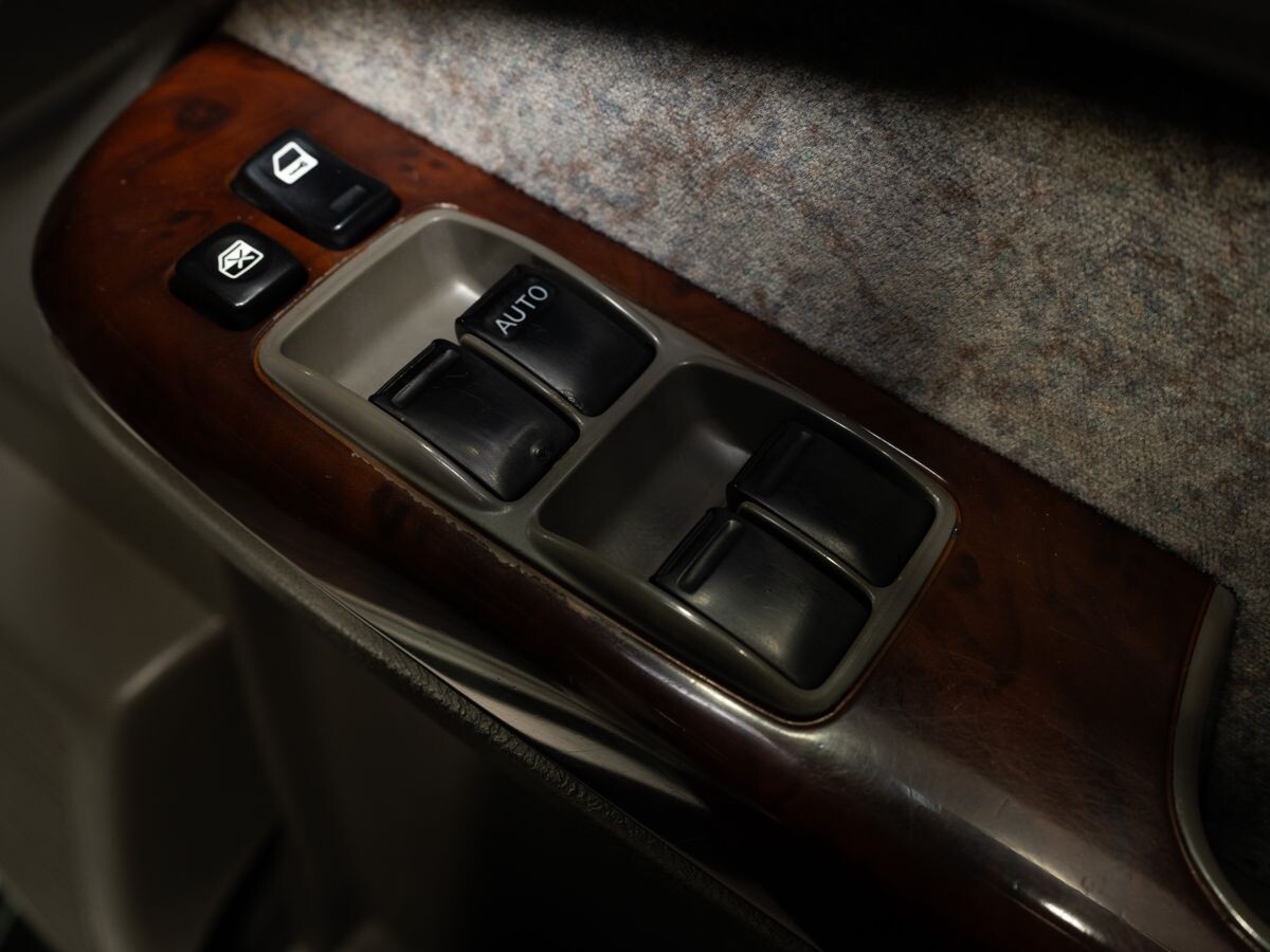 Nissan Safari 1997 - фото автомобиля