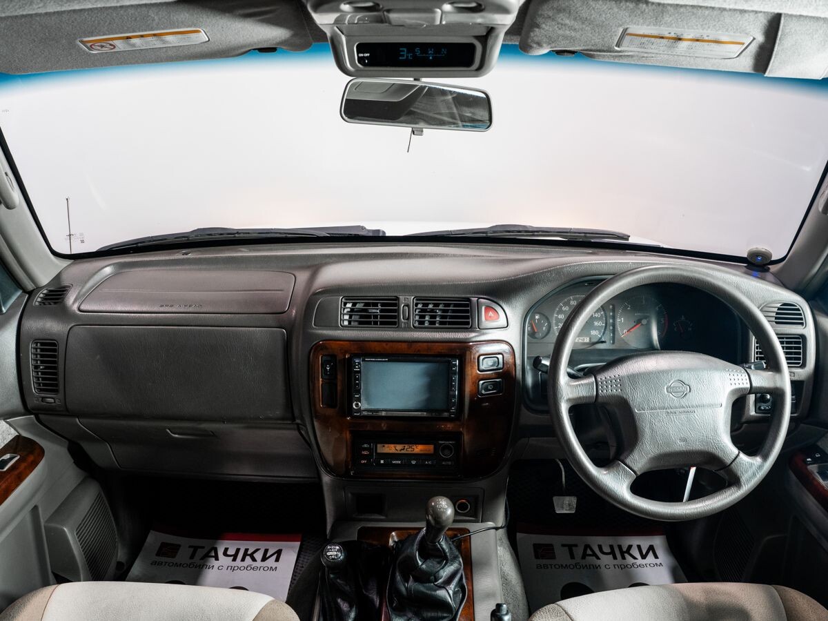 Nissan Safari 1997 - фото автомобиля