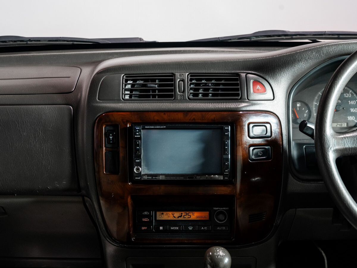 Nissan Safari 1997 - фото автомобиля