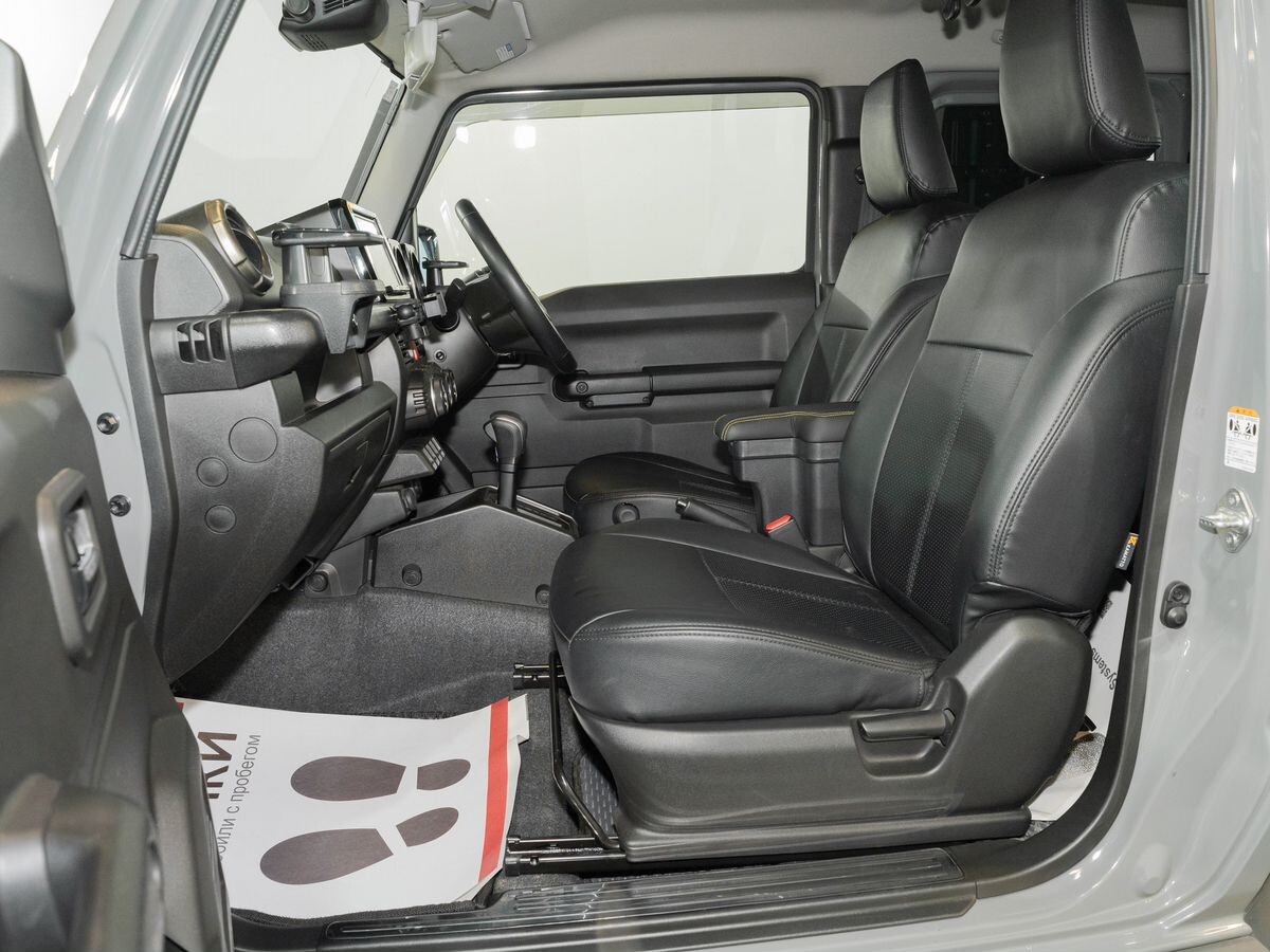 Suzuki Jimny 2020 - фото автомобиля