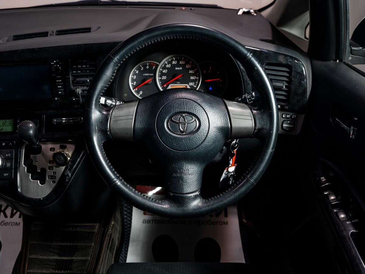 Toyota Wish 2008 - фото автомобиля