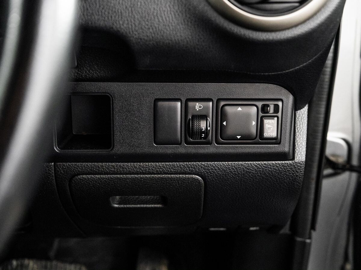 Nissan Note 2005 - фото автомобиля