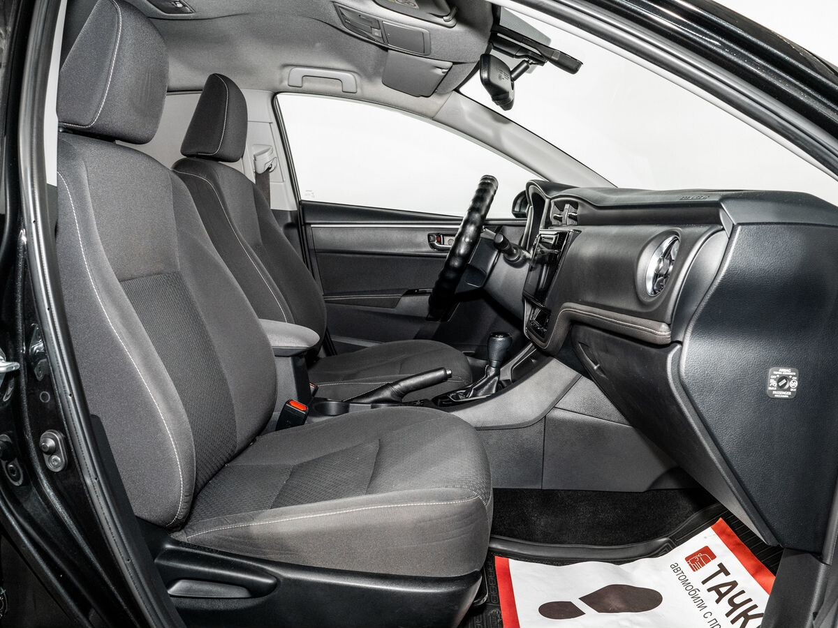 Toyota Corolla 2016 - фото автомобиля