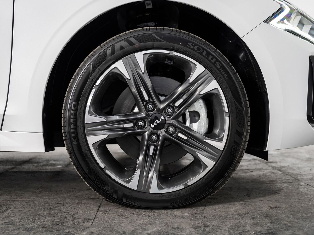 Kia K5 2024 - фото автомобиля