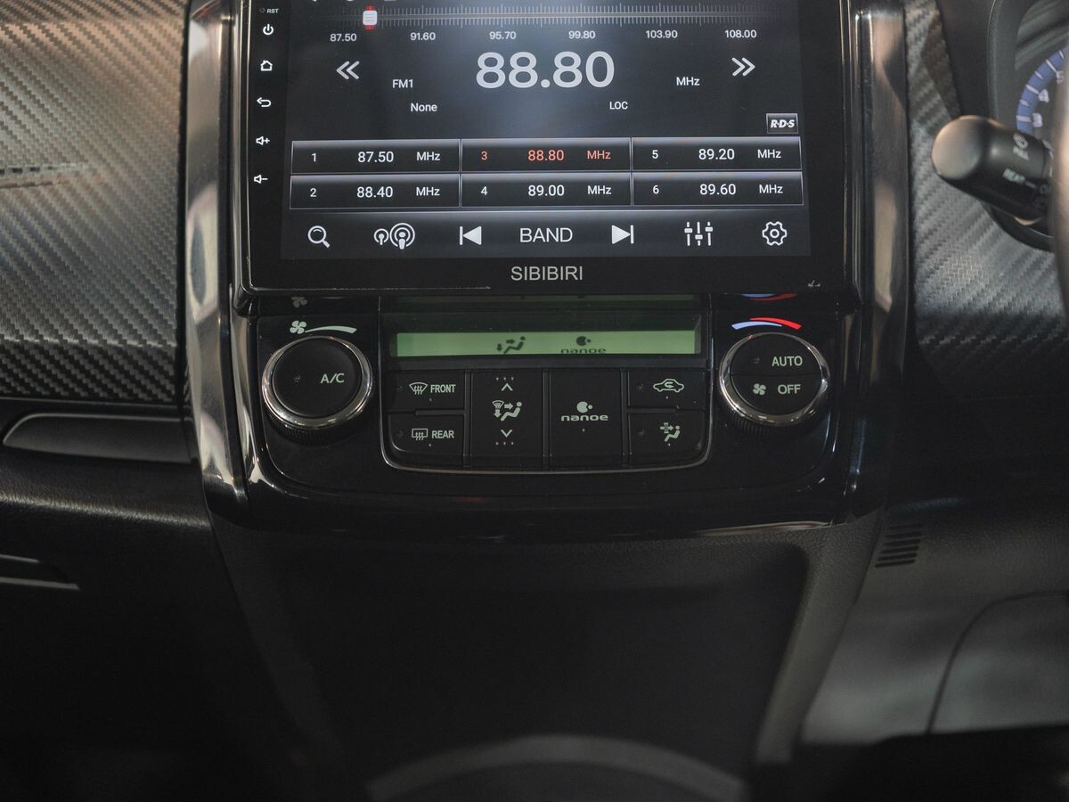 Toyota Corolla 2015 - фото автомобиля