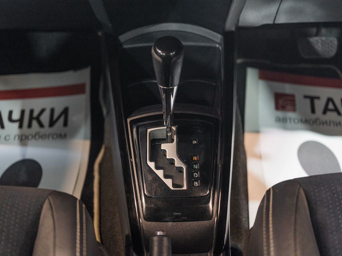 Toyota Corolla 2015 - фото автомобиля