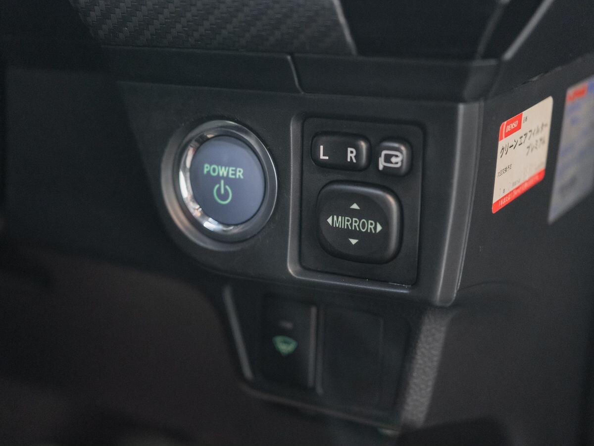 Toyota Corolla 2015 - фото автомобиля