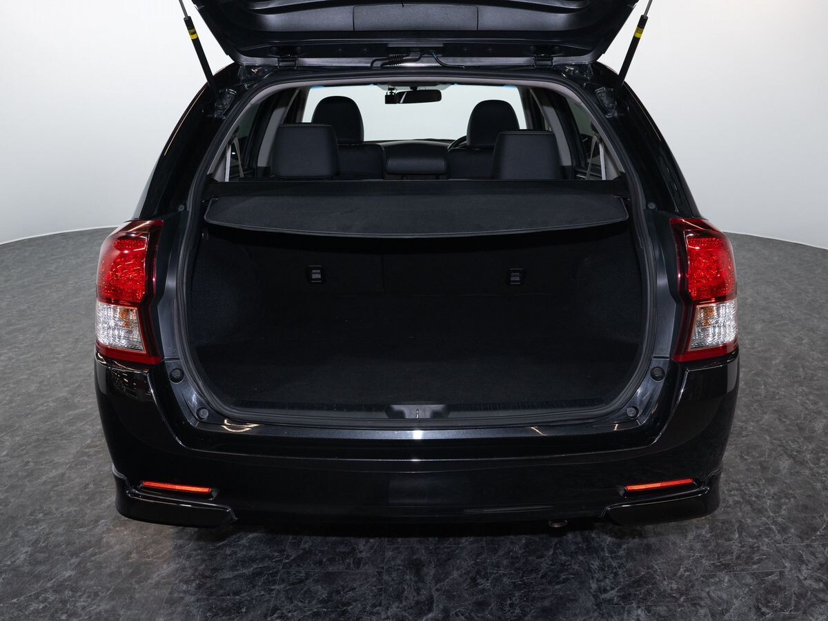 Toyota Corolla 2015 - фото автомобиля