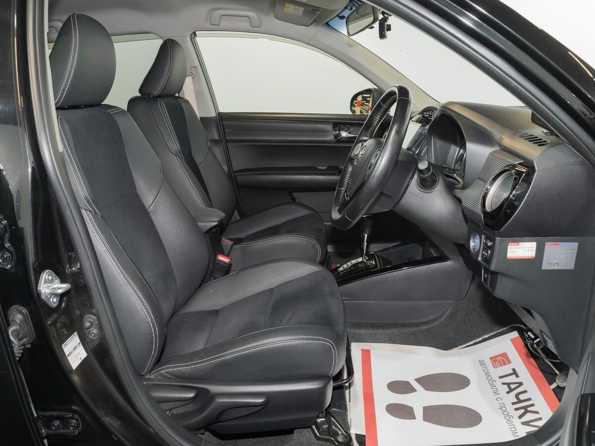 Toyota Corolla 2015 - фото автомобиля