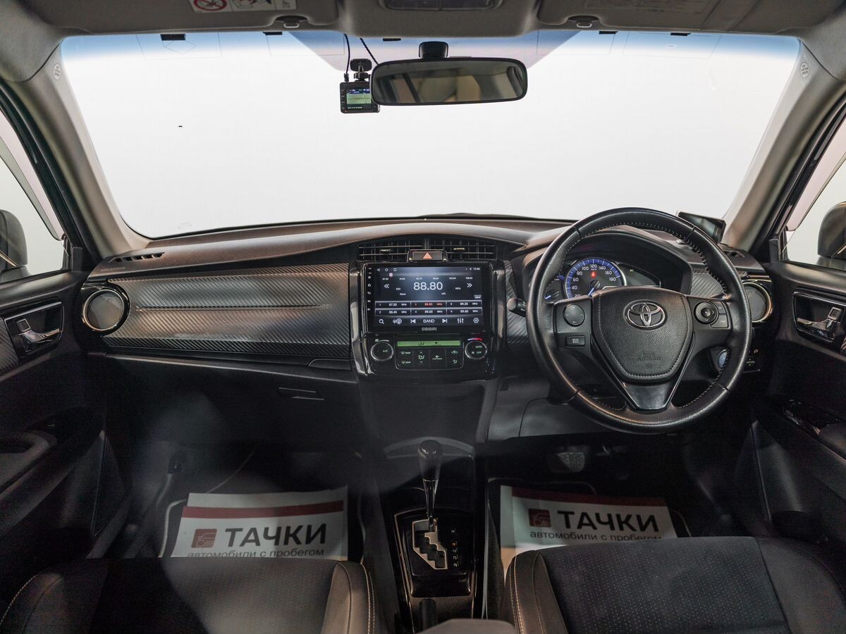 Toyota Corolla 2015 - фото автомобиля