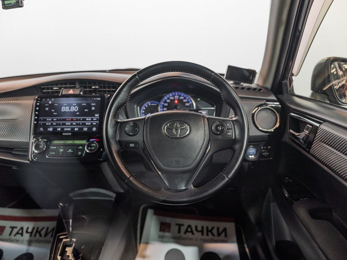 Toyota Corolla 2015 - фото автомобиля