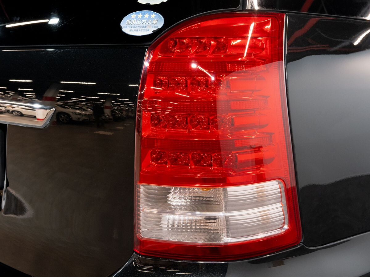 Toyota Wish 2005 - фото автомобиля