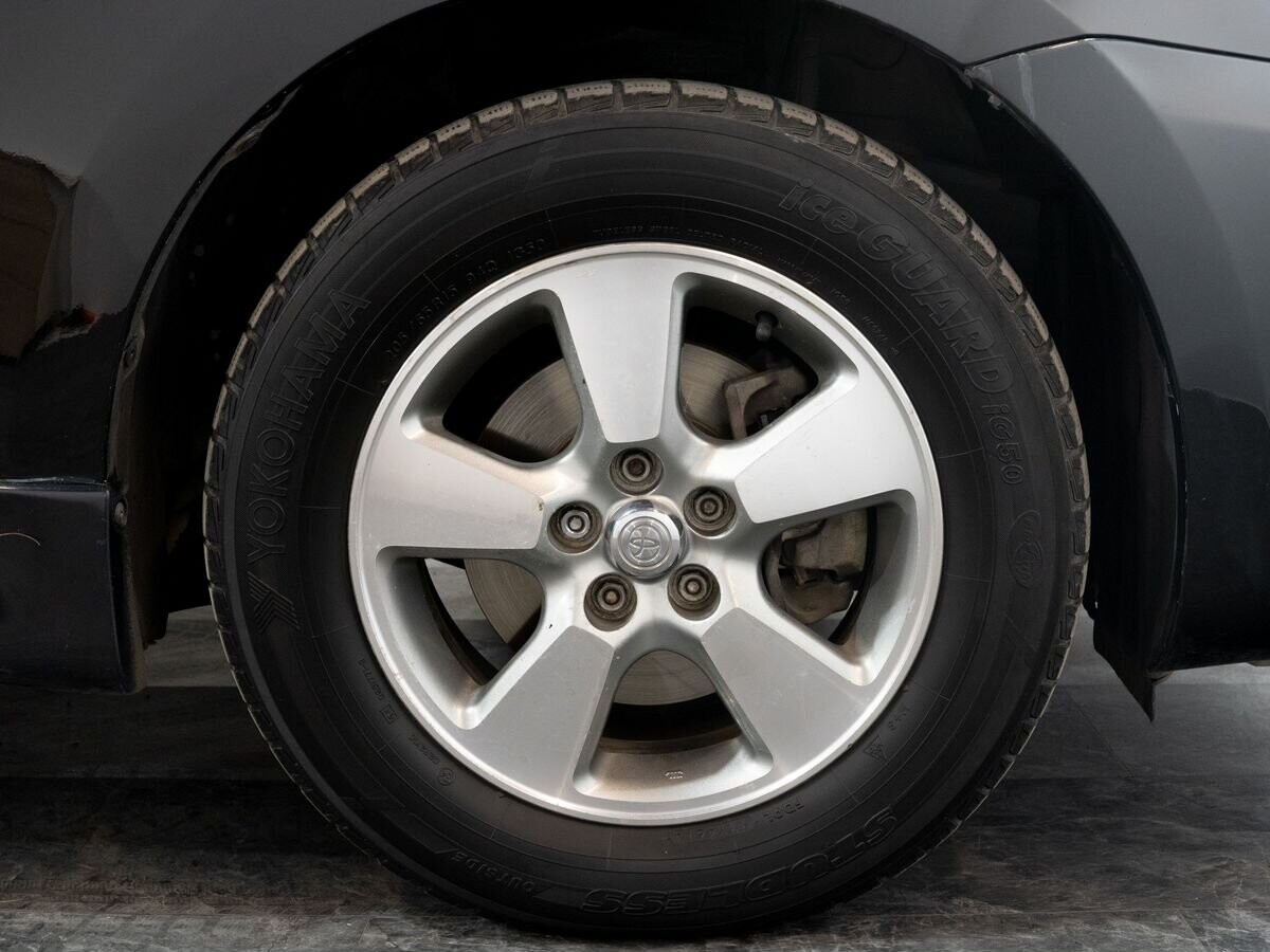 Toyota Wish 2005 - фото автомобиля