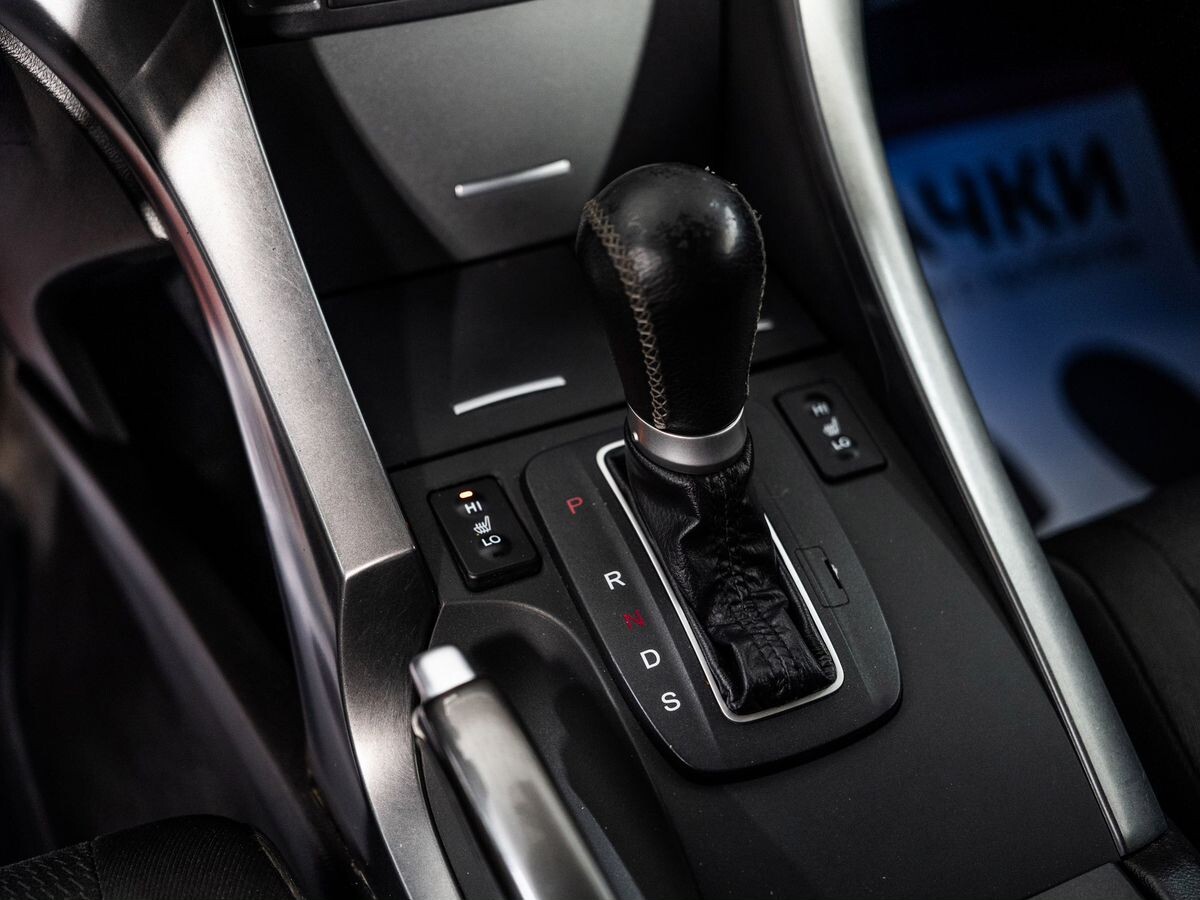 Honda Accord 2011 - фото автомобиля