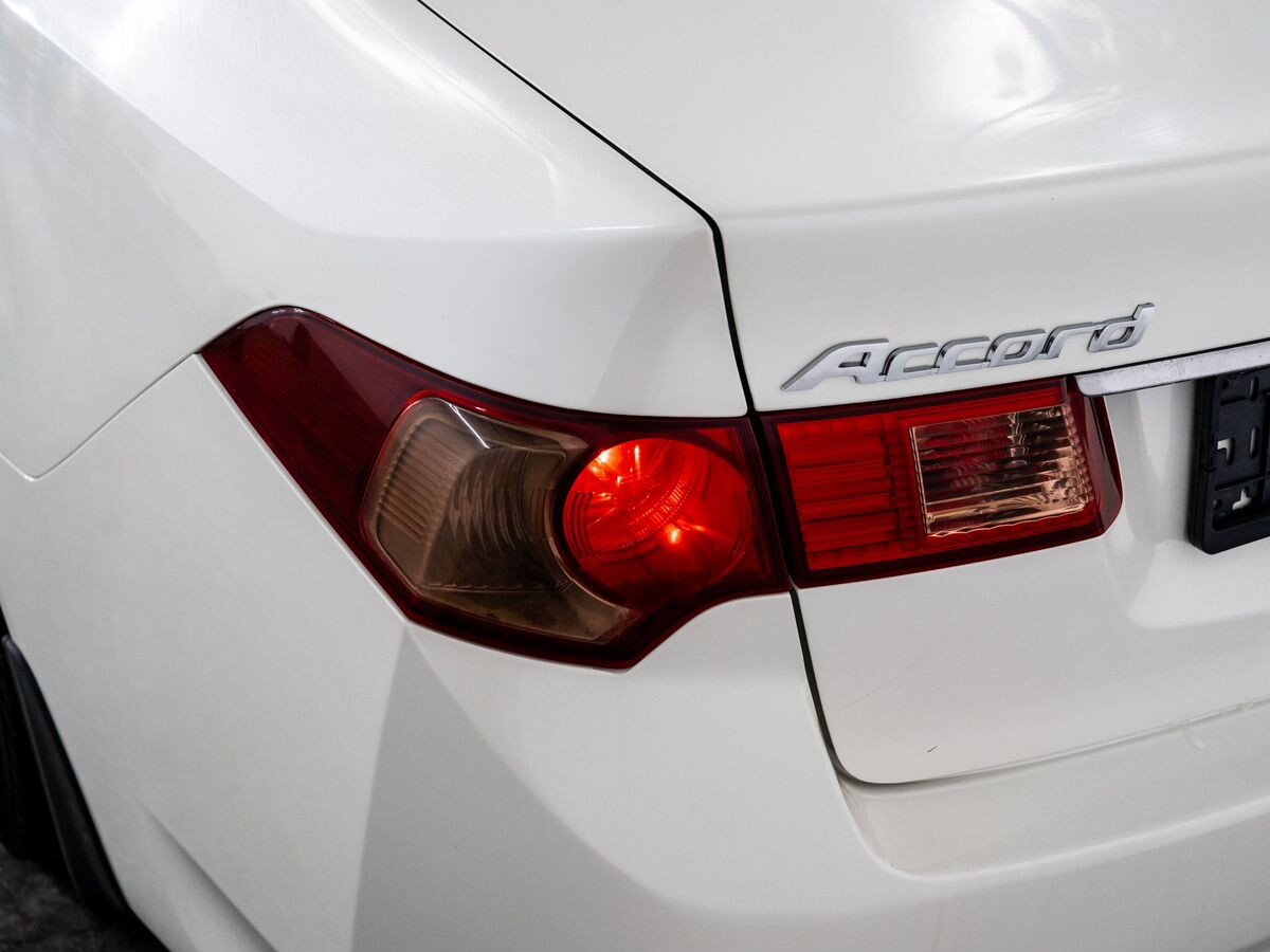 Honda Accord 2011 - фото автомобиля