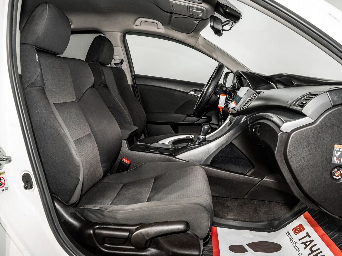 Honda Accord 2011 - фото автомобиля