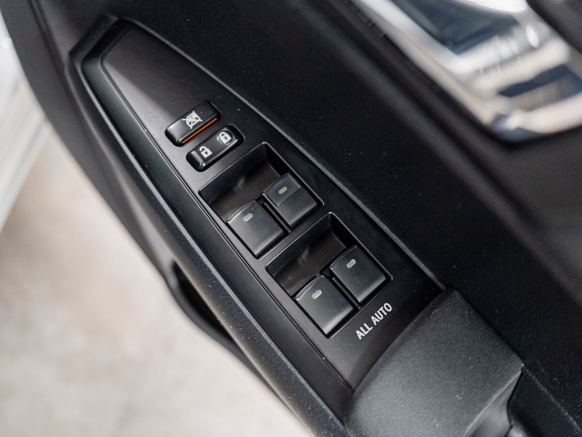 Toyota Corolla 2017 - фото автомобиля