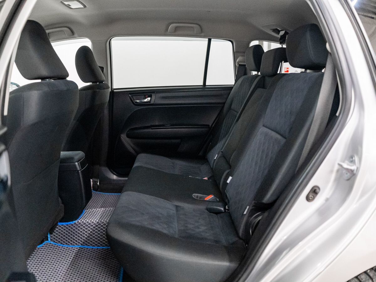 Toyota Corolla 2017 - фото автомобиля