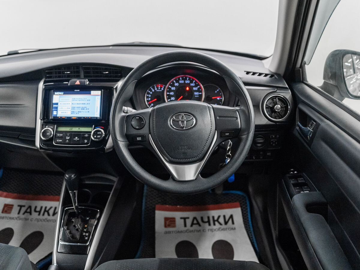 Toyota Corolla 2017 - фото автомобиля